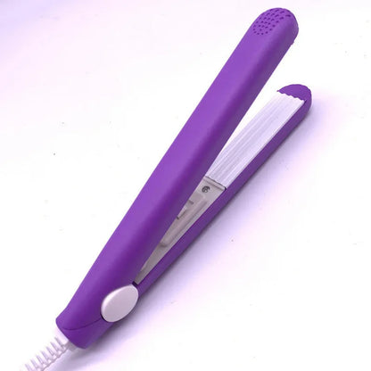 Mini splint hair straightener in pink, blue or purple, 17.5cm long, aluminium body, 180°C constant heat, 3D floating technology