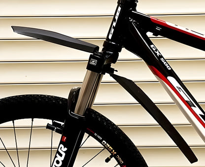 Set of black plastic quick-release bicycle mudguards for front and rear wheels