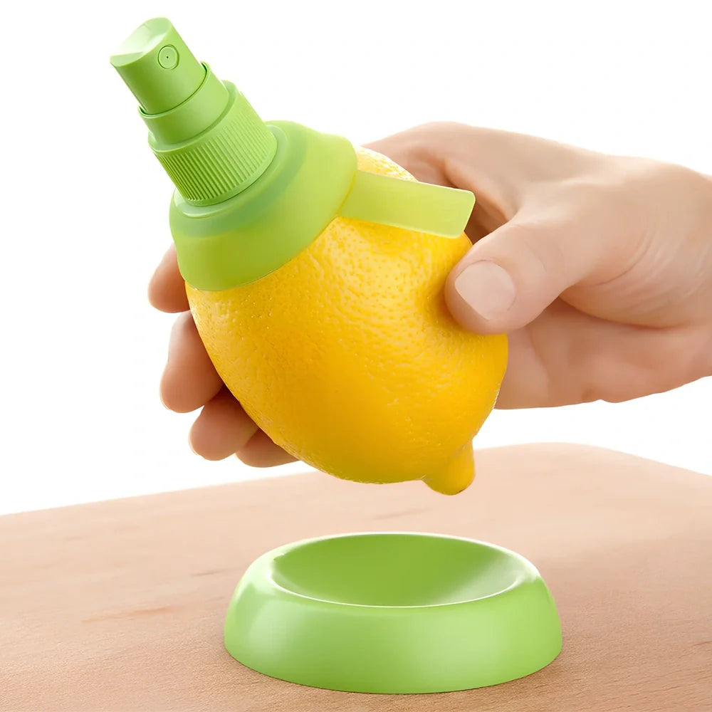 Green lemon sprayer with screw-in design for direct fruit juice extraction