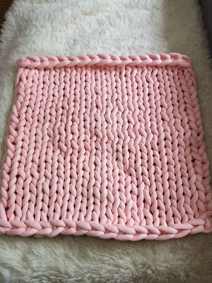 Hand-woven Gravity Weighted Blanket in solid colours for enhanced sleep and relaxation