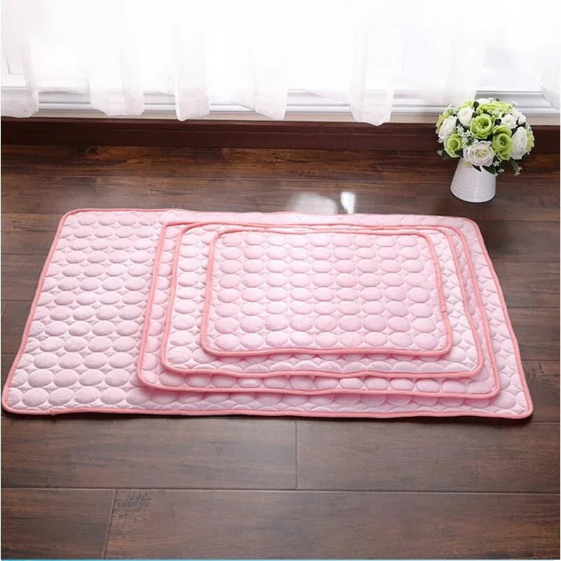 Premium cooling pet pad made with heat-resistant fibers for instant relief from summer heat for dogs and cats