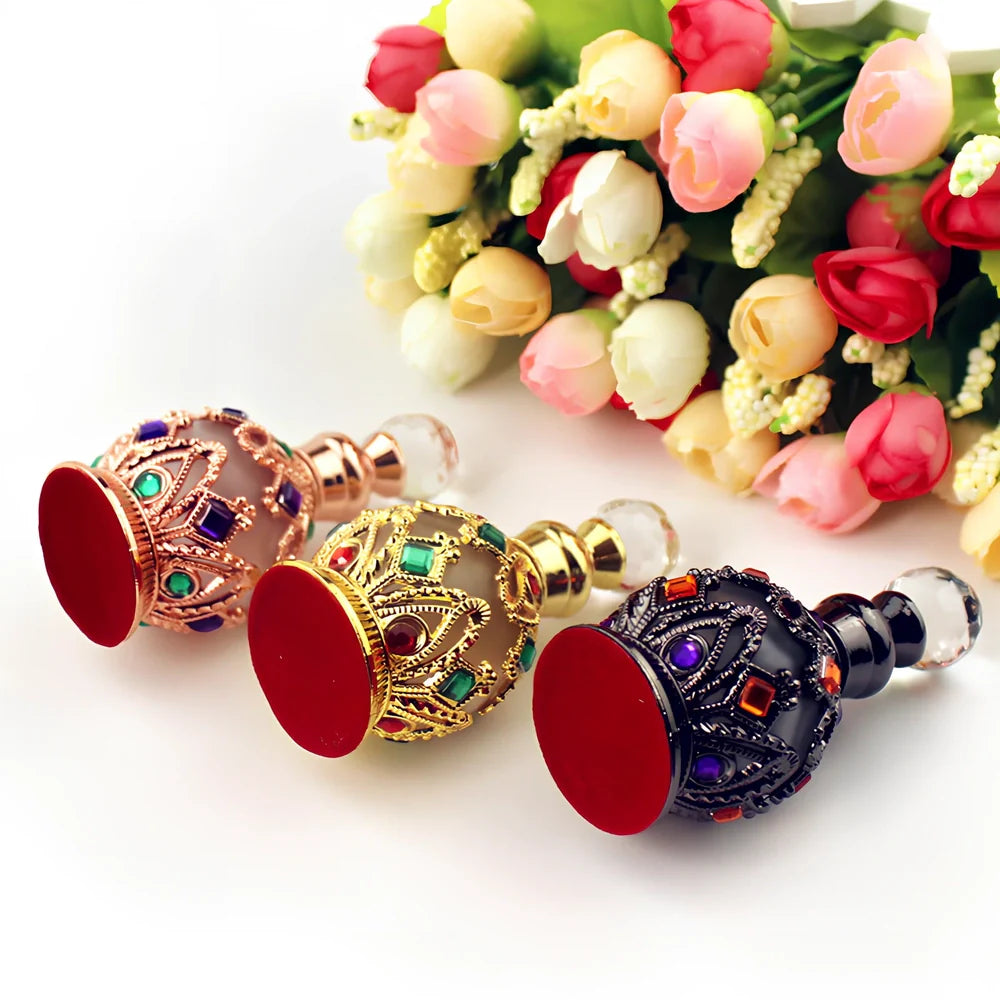 Arabic style glass perfume bottle with zinc alloy hardware and electroplated finish in choice of colours