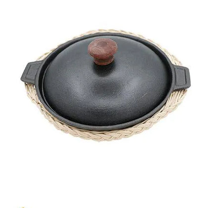 Silver cast iron cooking pot with glass lid and rattan basket in 20cm diameter size