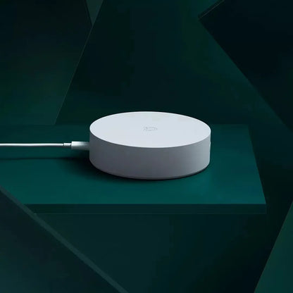 White Xiaomijia smart home gateway with UK plug for wireless remote control