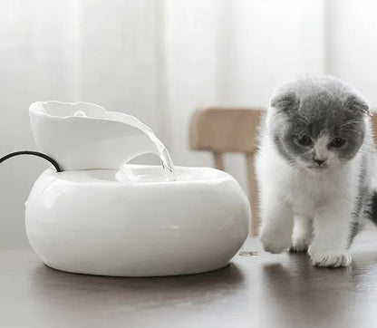 Ceramic automatic cat water dispenser with leaf design in white or pink, porcelain pet fountain with EU or US plug