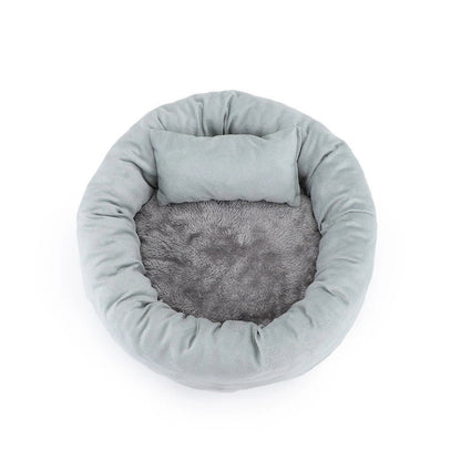 Cosy egg-shaped pet bed for cats and dogs, made with luxuriously soft and warm vegan faux shag fur
