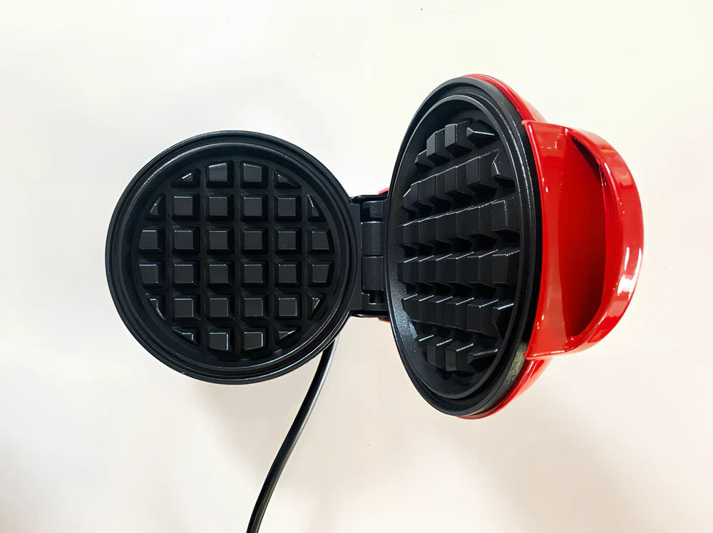 Red electric waffle maker measuring 10cm x 15cm x 20cm with EU plug and non-stick cooking surfaces
