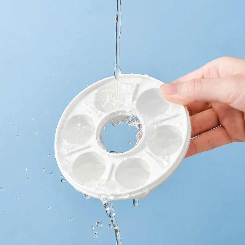 Donut-shaped ice cube mould for DIY chocolate fondant and jelly making