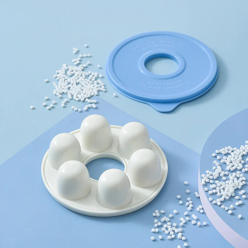 Donut-shaped ice cube mould for DIY chocolate fondant and jelly making