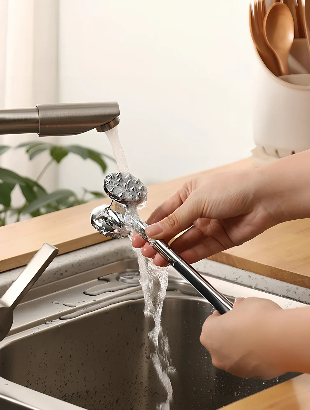 22cm zinc alloy meat hammer with 5.5cm textured head for tenderising steak in kitchen
