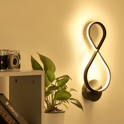 Musical note LED wall lamp with acrylic shade, 140x370x100mm dimensions, E14 fitting