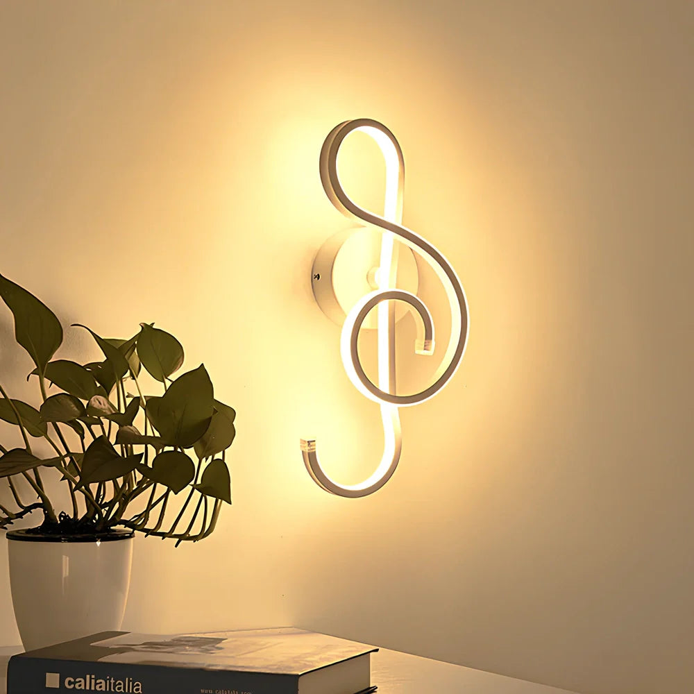 Musical note LED wall lamp with acrylic shade, 140x370x100mm dimensions, E14 fitting