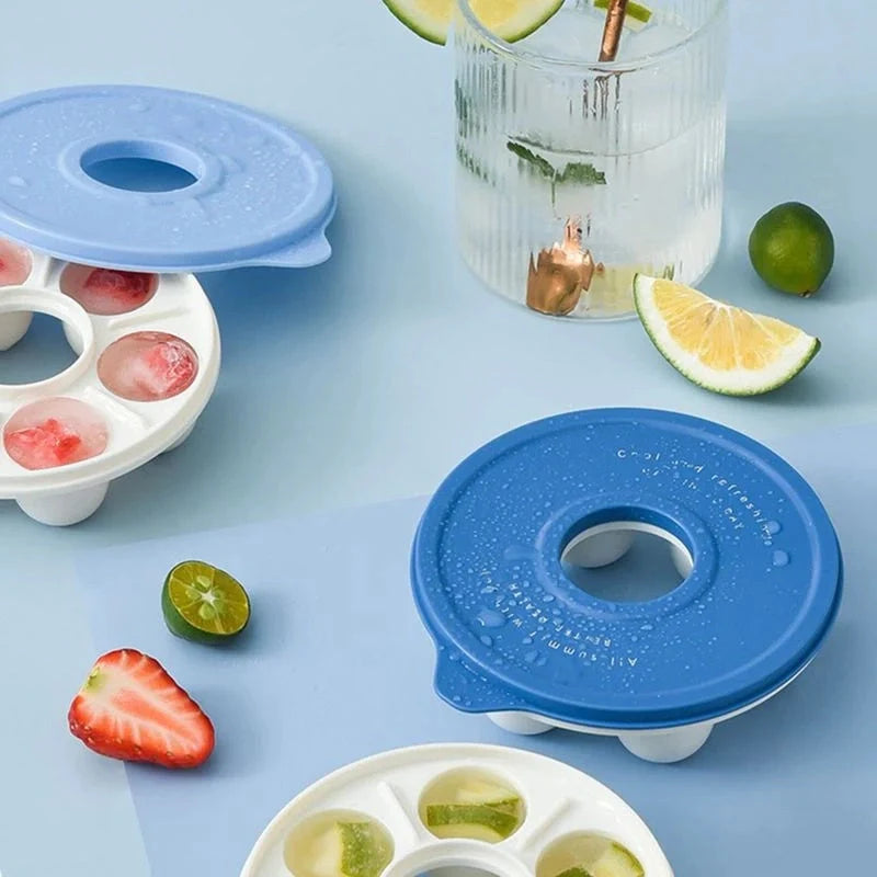 Donut-shaped ice cube mould for DIY chocolate fondant and jelly making