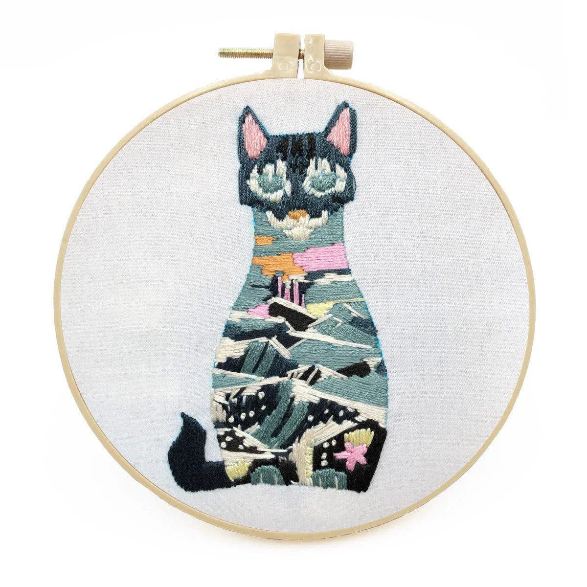 Cat embroidery kit with three-dimensional European stitching on cotton fabric with included 15cm hoop