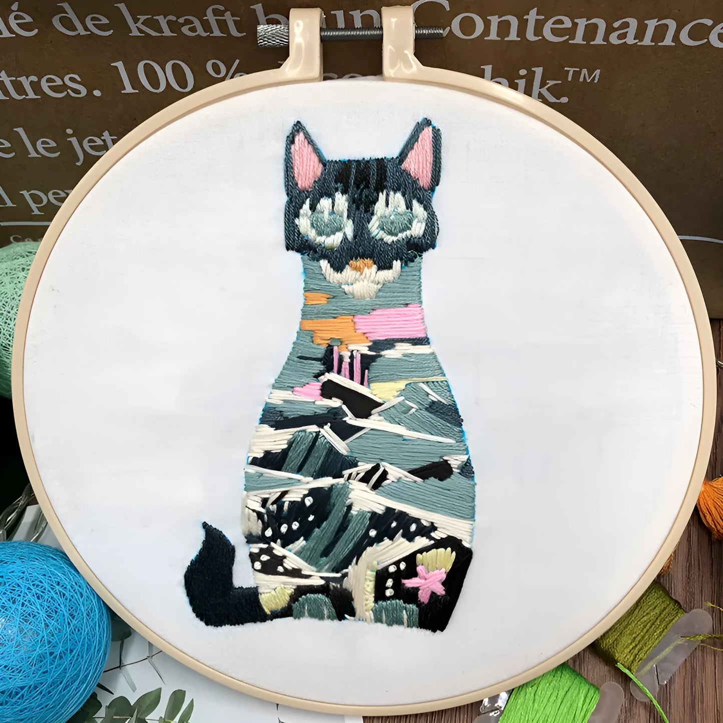 Cat embroidery kit with three-dimensional European stitching on cotton fabric with included 15cm hoop