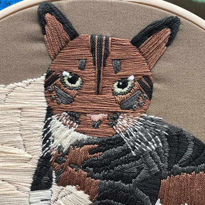 Cat embroidery kit with three-dimensional European stitching on cotton fabric with included 15cm hoop