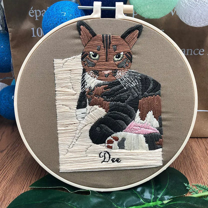 Cat embroidery kit with three-dimensional European stitching on cotton fabric with included 15cm hoop