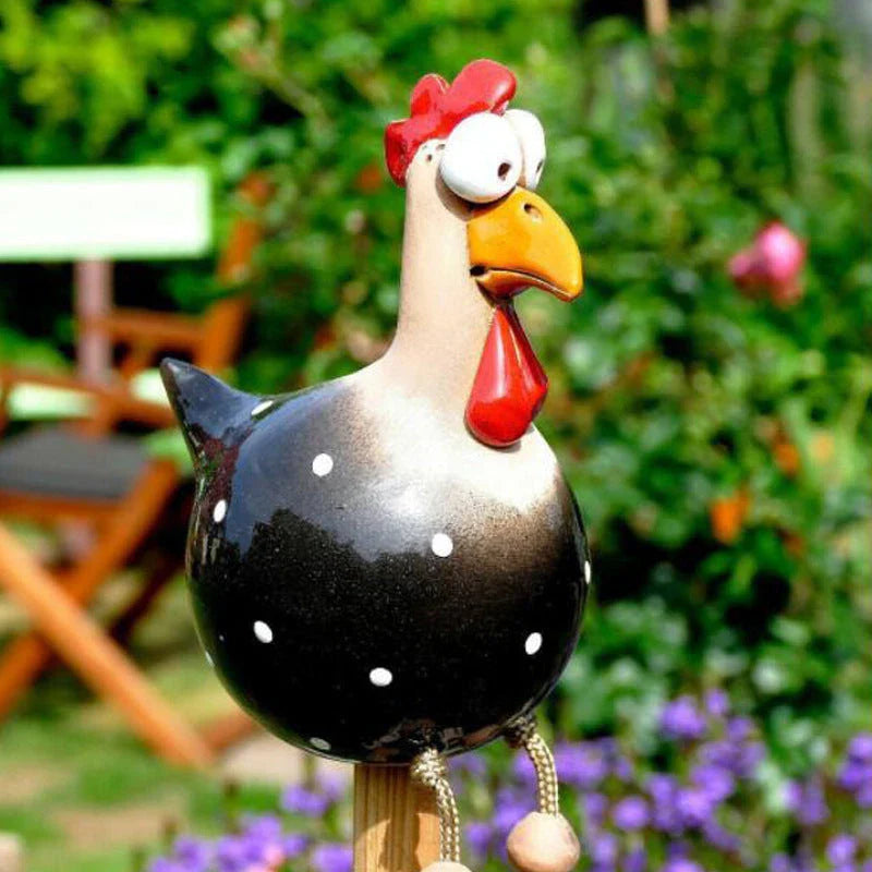 Charming hen and rooster ornaments made of durable resin with vibrant colours and intricate details for elegant garden decor