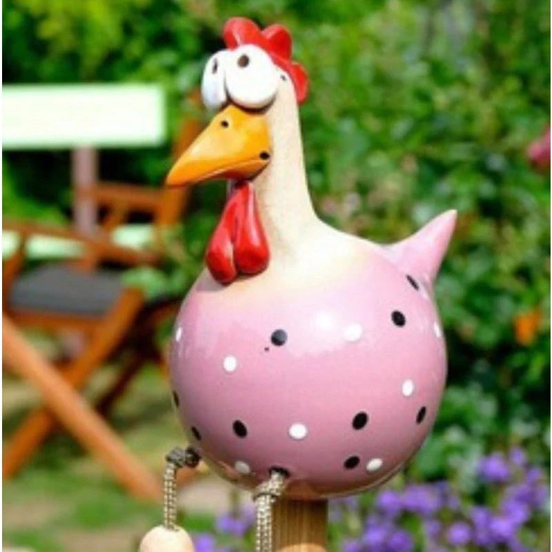 Charming hen and rooster ornaments made of durable resin with vibrant colours and intricate details for elegant garden decor
