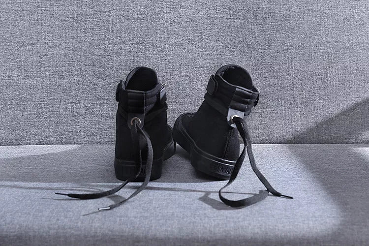 Classic white and black shoes available in sizes 35 to 43, lightweight and versatile for everyday wear