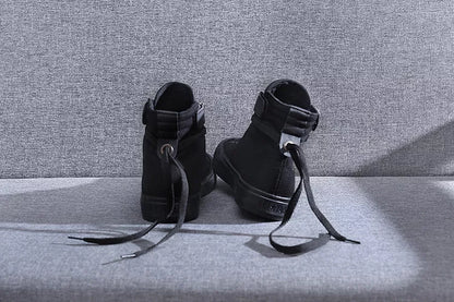 Classic white and black shoes available in sizes 35 to 43, lightweight and versatile for everyday wear