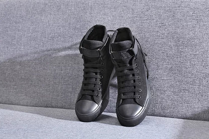 Classic white and black shoes available in sizes 35 to 43, lightweight and versatile for everyday wear