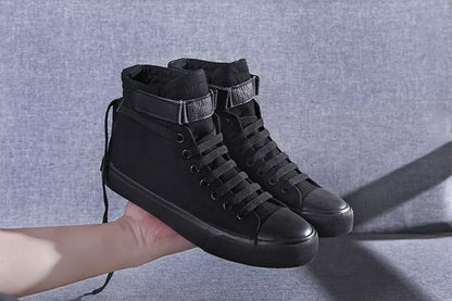 Classic white and black shoes available in sizes 35 to 43, lightweight and versatile for everyday wear