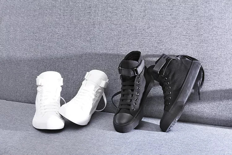 Classic white and black shoes available in sizes 35 to 43, lightweight and versatile for everyday wear