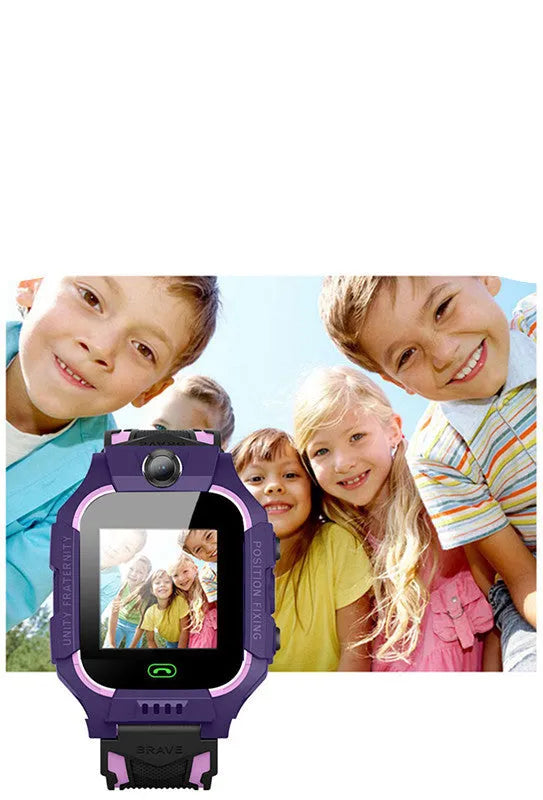 Z6 Q19 children's smart watch showing 1.44-inch touch screen on wrist, available in green, purple, and red colours