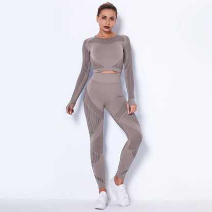 Seamless knitted yoga wearsuit for women in long-sleeved design with stripe pattern