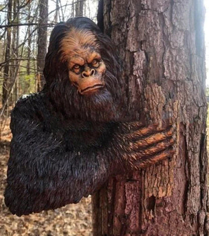 Creative Bigfoot 3D Resin Tree Decoration in brown, perfect for gardens and shelves