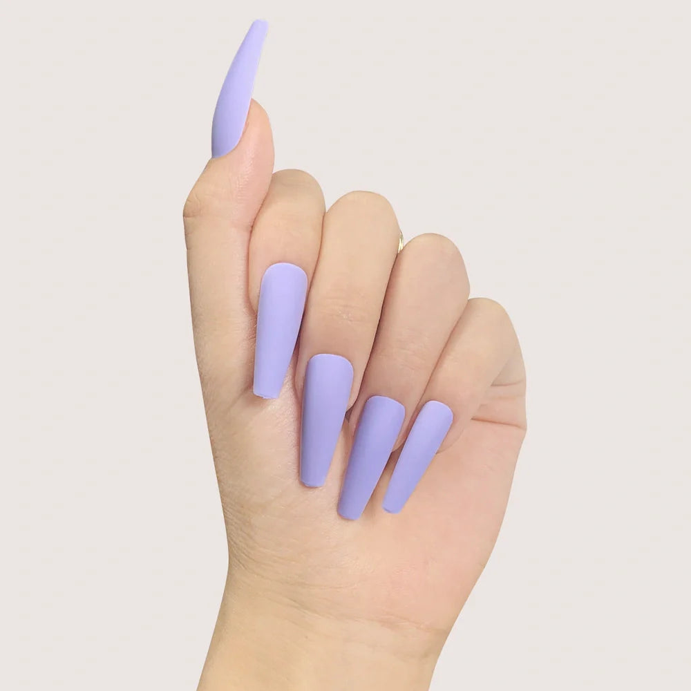 Set of 24 fake nails with nail art tool, showing colours A1 to A46, dimensions 13.5x6.8x1.2 cm