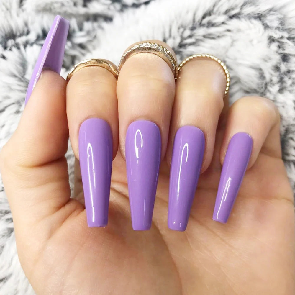 Set of 24 fake nails with nail art tool, showing colours A1 to A46, dimensions 13.5x6.8x1.2 cm
