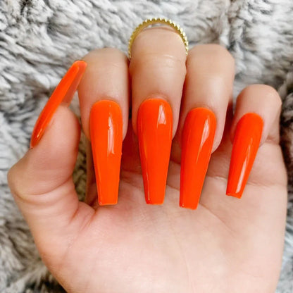 Set of 24 fake nails with nail art tool, showing colours A1 to A46, dimensions 13.5x6.8x1.2 cm