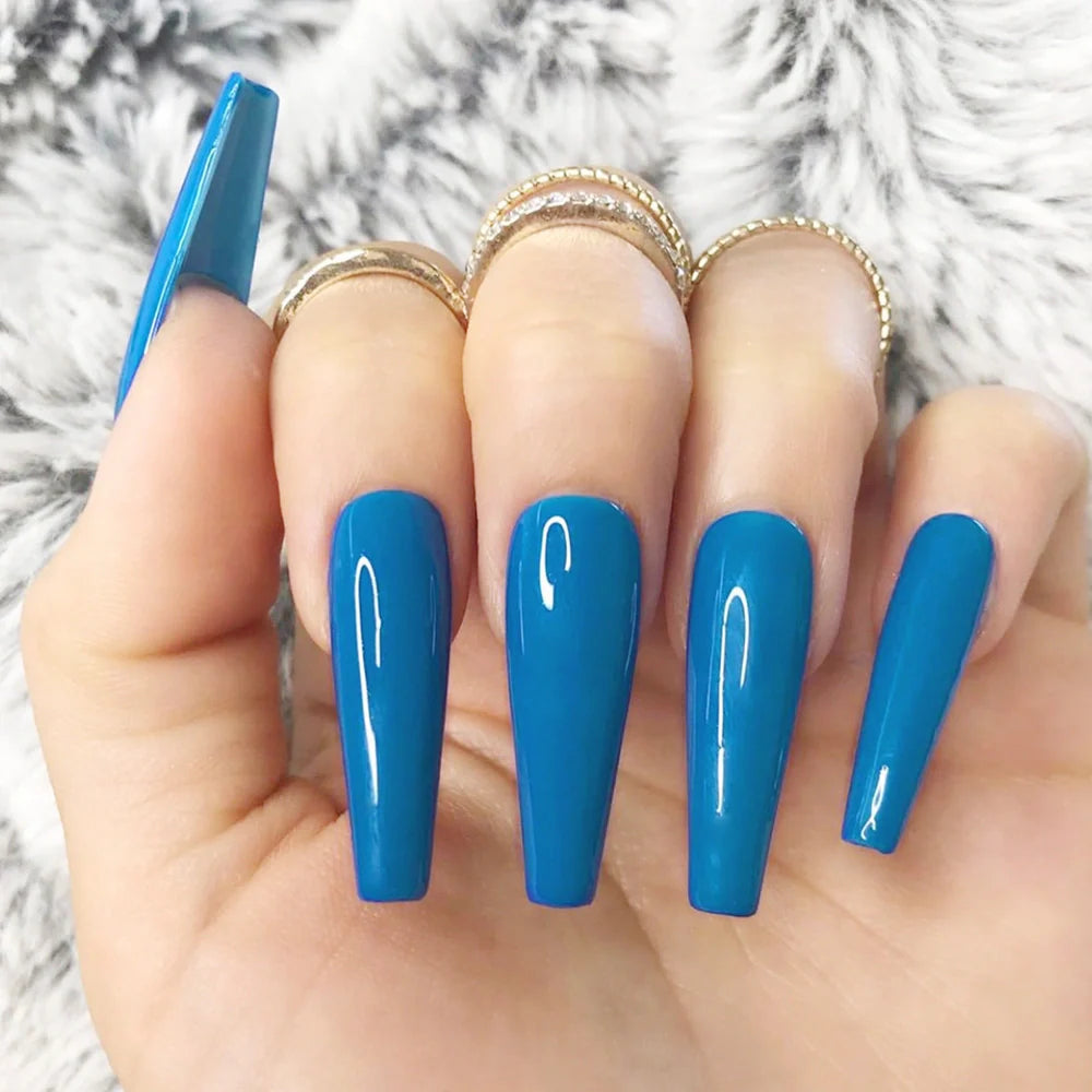 Set of 24 fake nails with nail art tool, showing colours A1 to A46, dimensions 13.5x6.8x1.2 cm