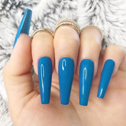Set of 24 fake nails with nail art tool, showing colours A1 to A46, dimensions 13.5x6.8x1.2 cm