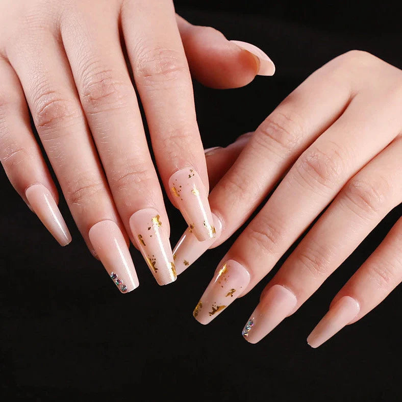 Set of 24 fake nails with nail art tool, showing colours A1 to A46, dimensions 13.5x6.8x1.2 cm
