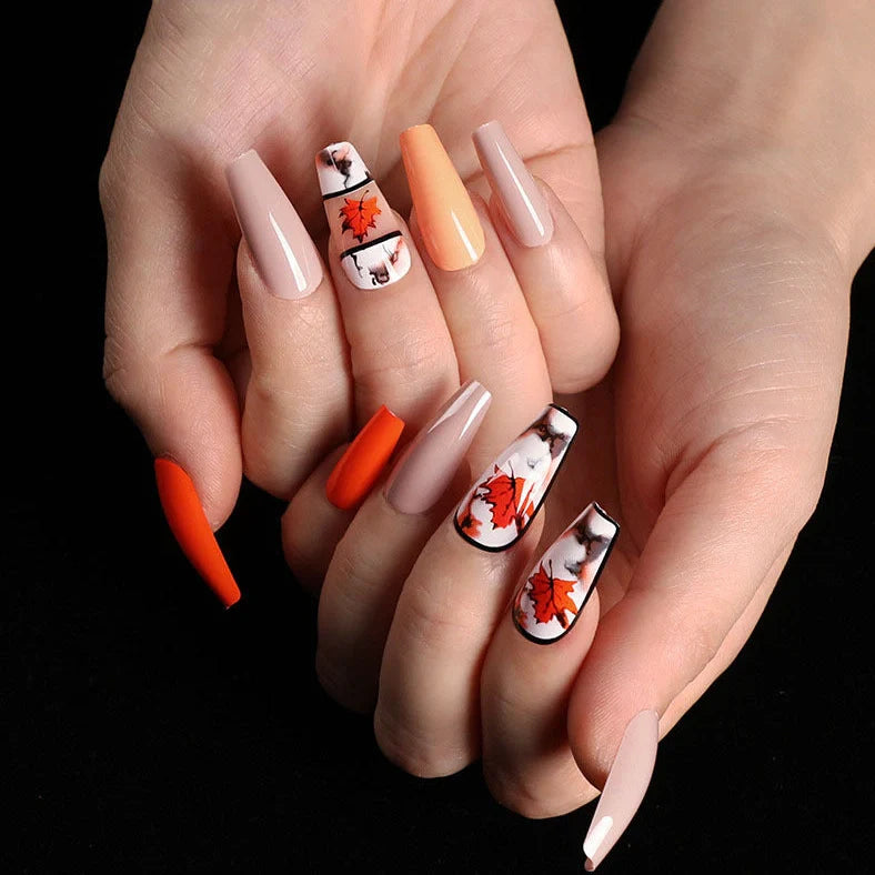 Set of 24 fake nails with nail art tool, showing colours A1 to A46, dimensions 13.5x6.8x1.2 cm