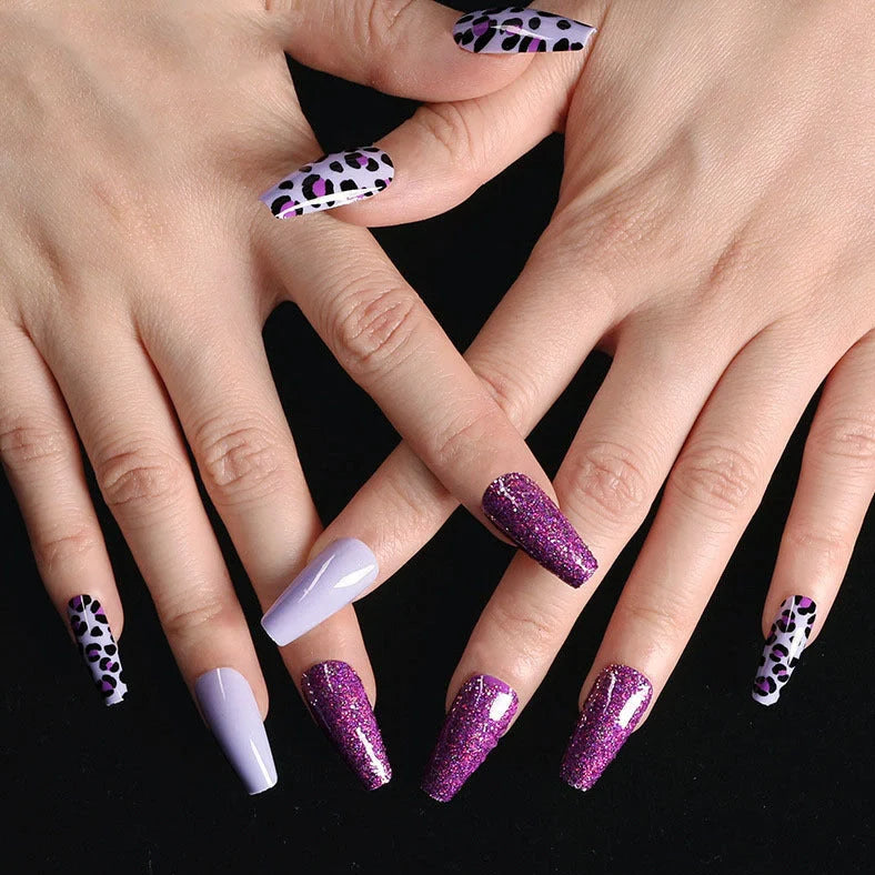 Set of 24 fake nails with nail art tool, showing colours A1 to A46, dimensions 13.5x6.8x1.2 cm