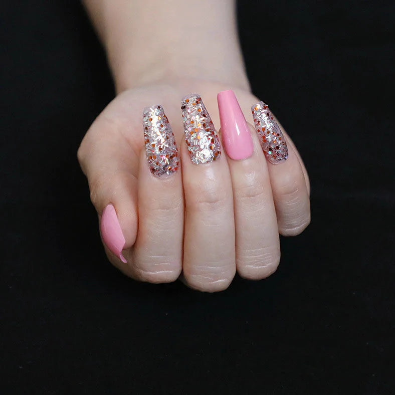 Set of 24 fake nails with nail art tool, showing colours A1 to A46, dimensions 13.5x6.8x1.2 cm