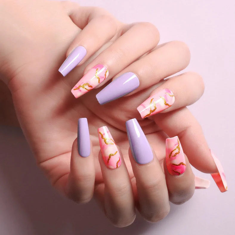 Set of 24 fake nails with nail art tool, showing colours A1 to A46, dimensions 13.5x6.8x1.2 cm