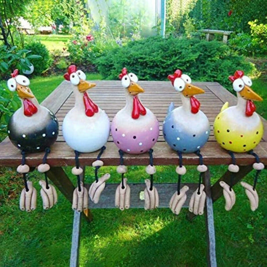 Charming hen and rooster ornaments made of durable resin with vibrant colours and intricate details for elegant garden decor