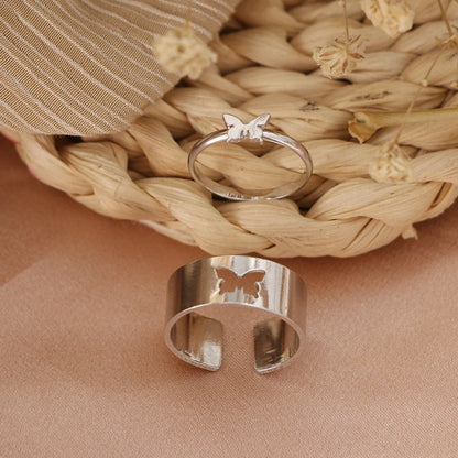 Stylish adjustable butterfly couple rings in punk design, perfect for symbolising love and individuality.