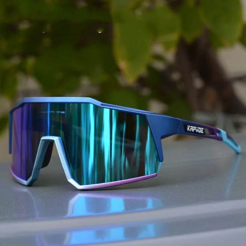 Cycling glasses with polarized lenses for mountain and road biking
