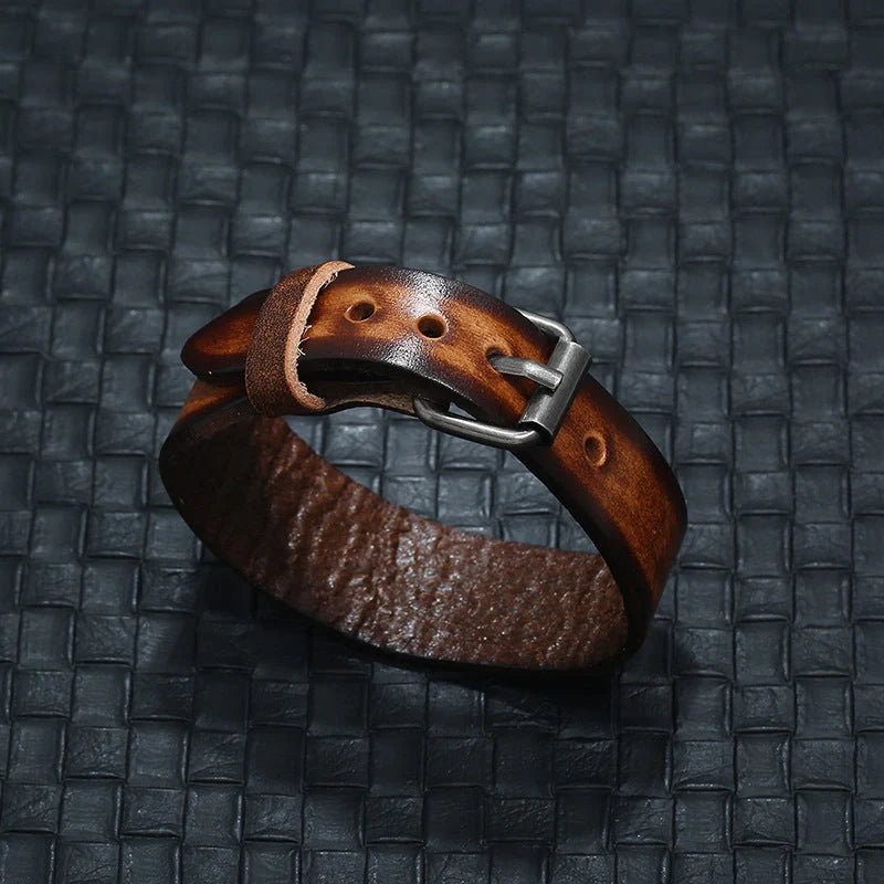 Punk style adjustable genuine leather bracelet for men with geometric buckle