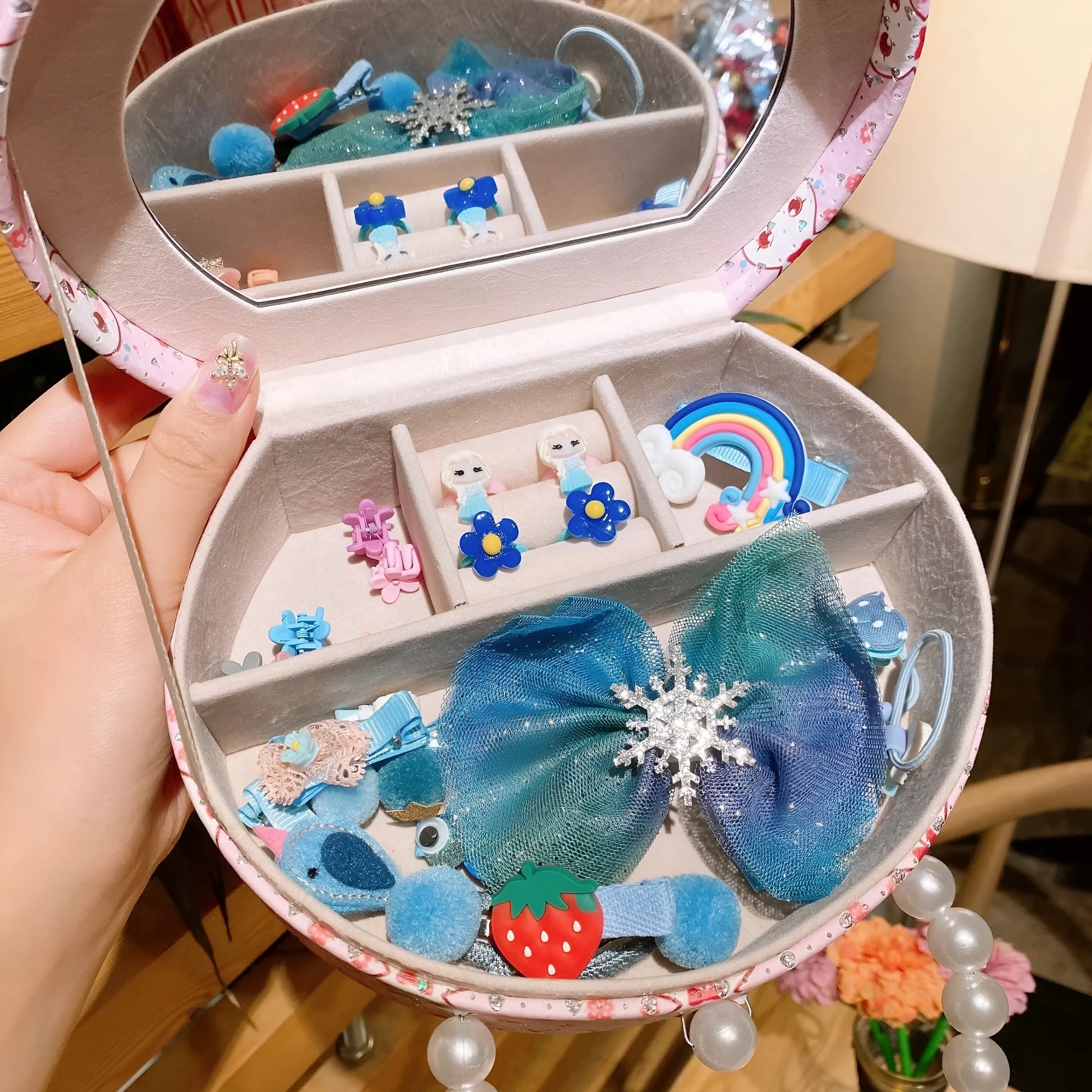 Children's princess hair clip jewellery set with cartoon characters in gift box containing 26 cloth accessories