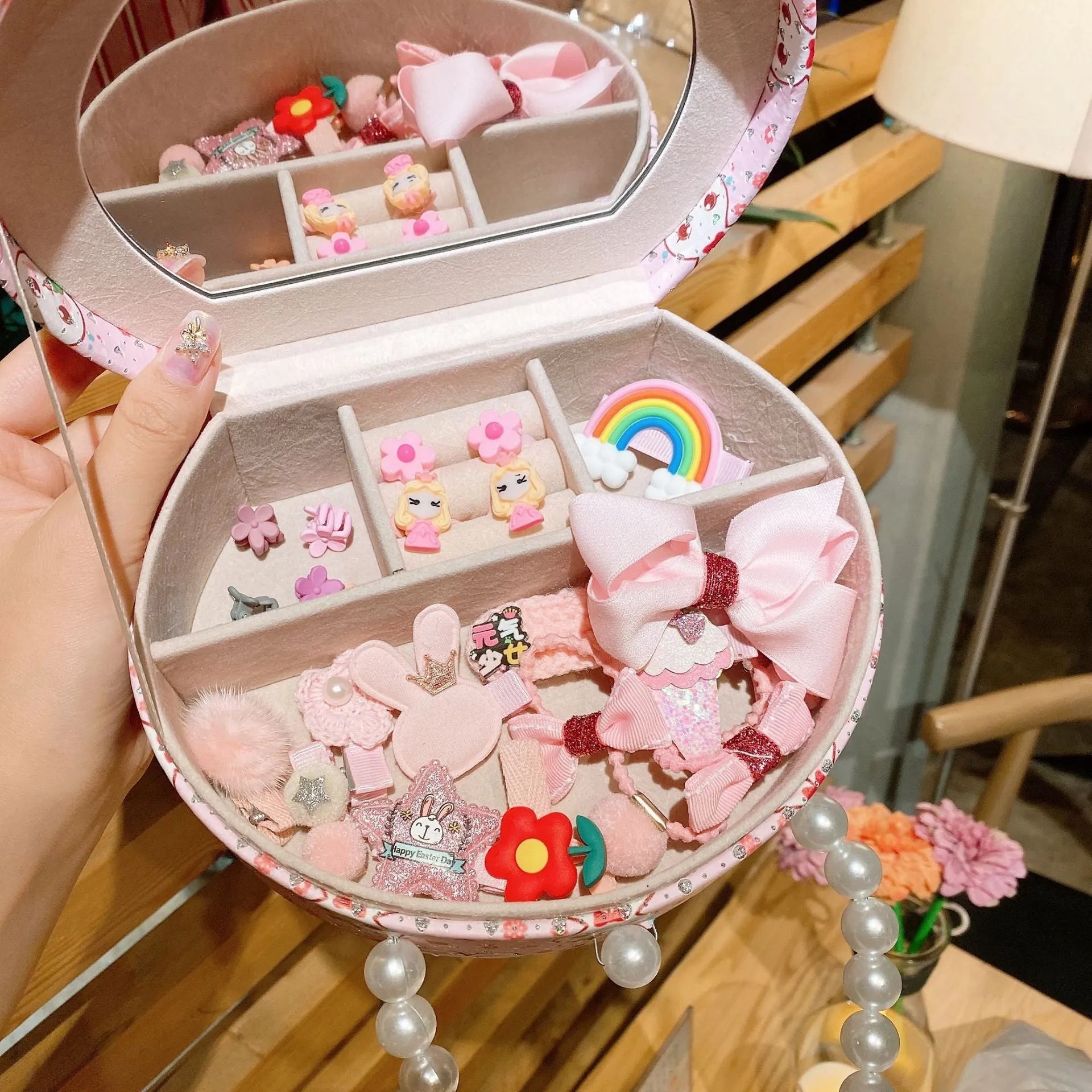 Children's princess hair clip jewellery set with cartoon characters in gift box containing 26 cloth accessories