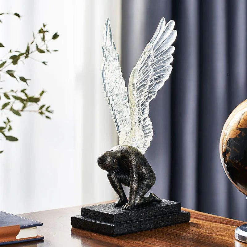 Resin character decoration ornament for entrance or cabinet in white or gold simple modern style