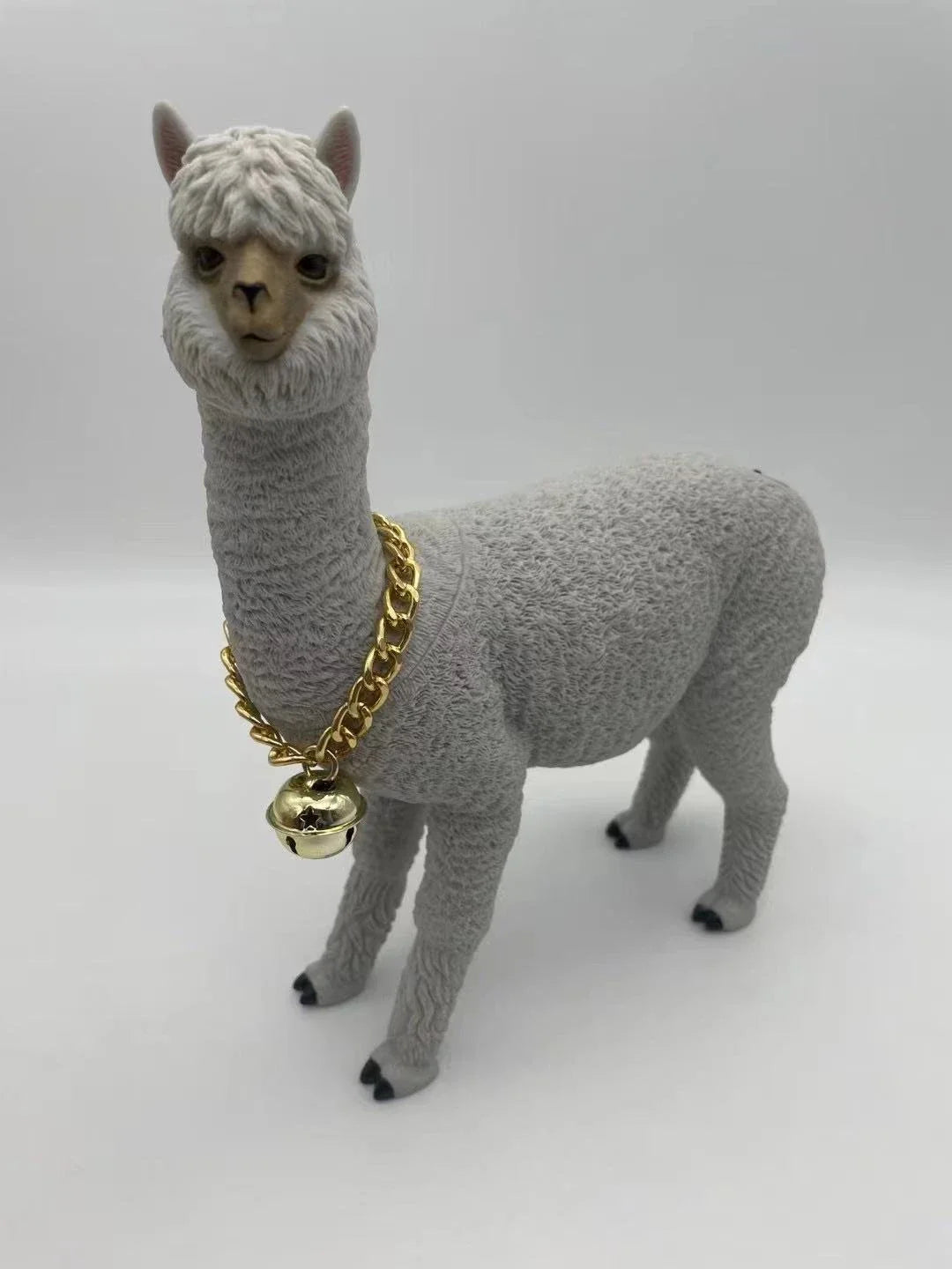 Portable Bluetooth Speaker with Alpaca Design, FM Radio, and Subwoofer for Music Streaming and Entertainment
