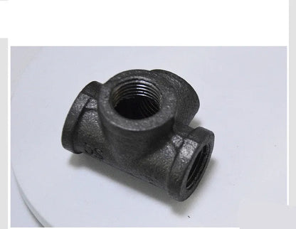 Galvanised steel three-dimensional four-way corner pipe fitting for 15-25mm water pipes